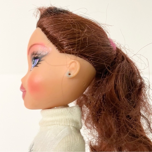 Bratz Doll Phoebe MGA Doll - Picture 3 of 16